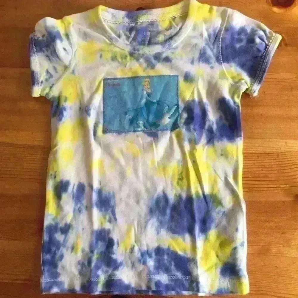 New. Disney Cinderella Tie dye T-shirt girls - Picture 2 of 3